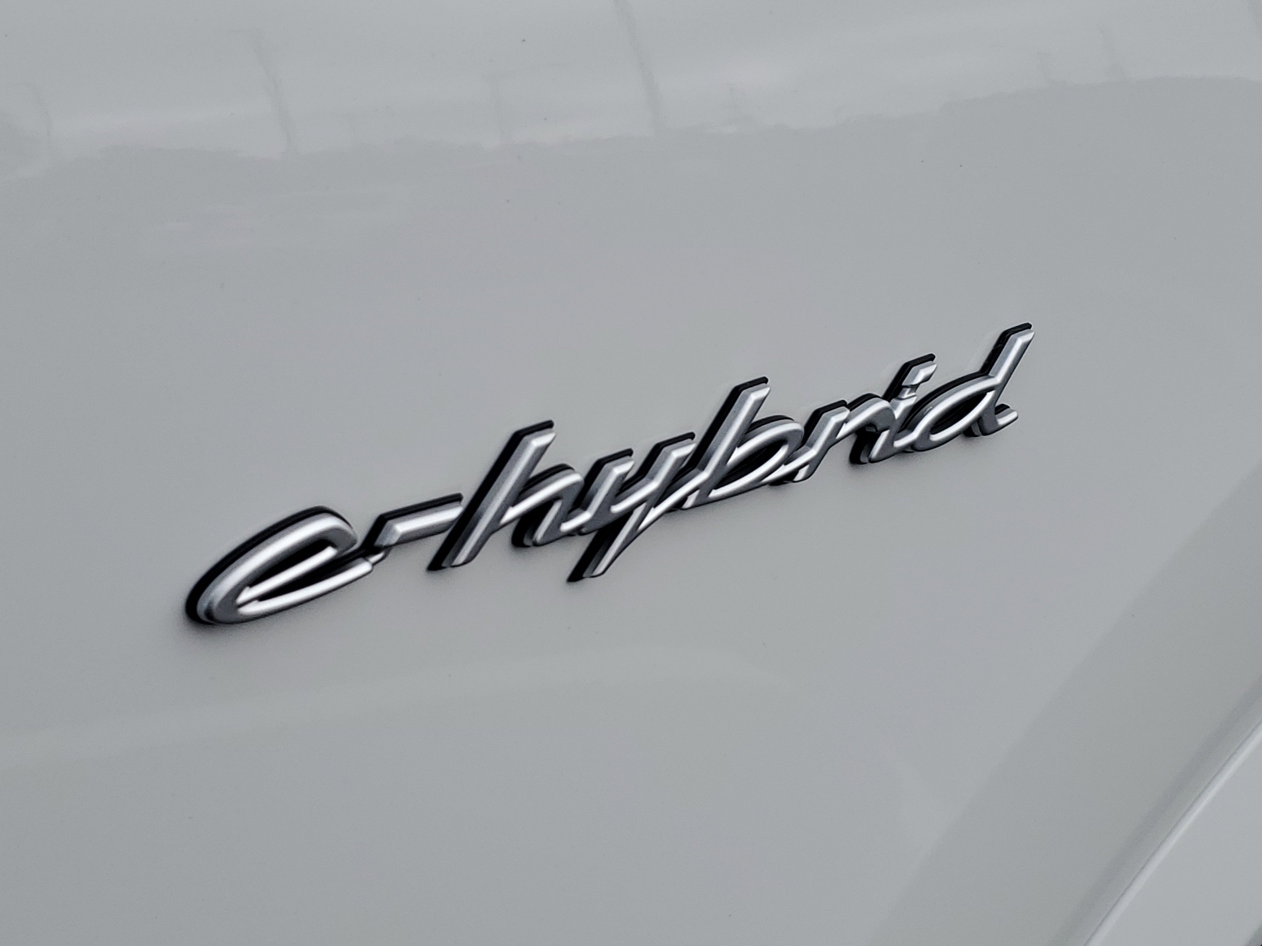 Used 2024 Porsche Cayenne E-Hybrid image 6