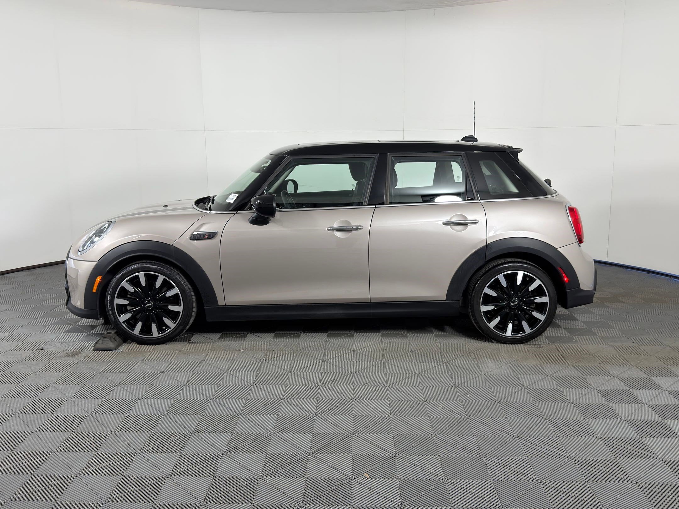 Certified 2023 MINI Cooper S image 2