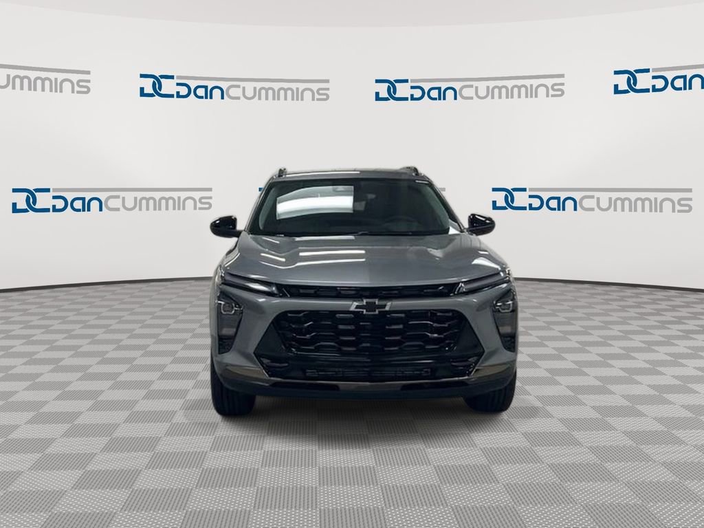 Used 2025 Chevrolet Trax ACTIV w/ Driver Confidence Package image 3