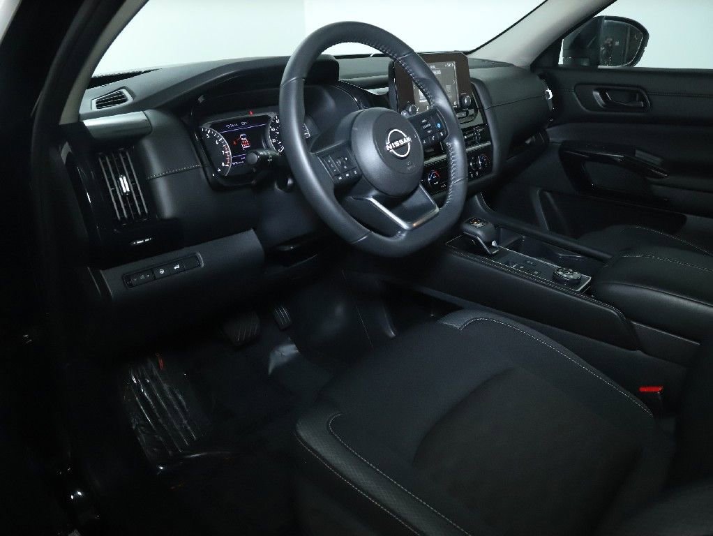Certified 2025 Nissan Pathfinder SV AWD/4WD image 17