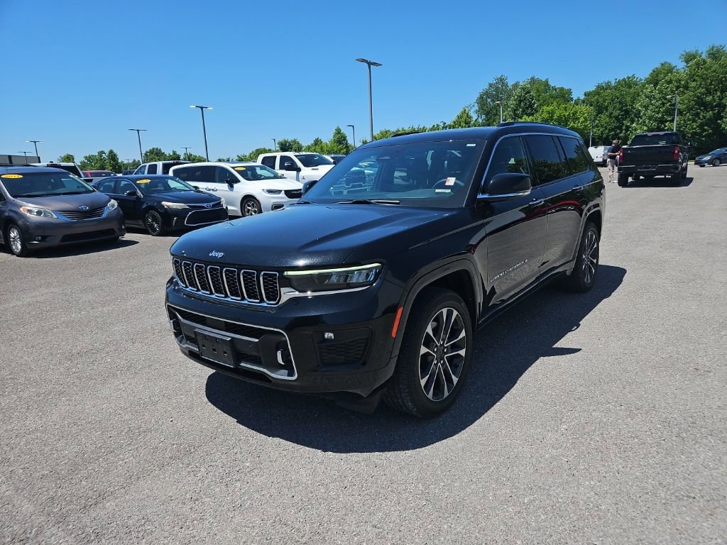 Used 2023 Jeep Grand Cherokee L Overland w/ Rear Seat Video Group I AWD/4WD image 3