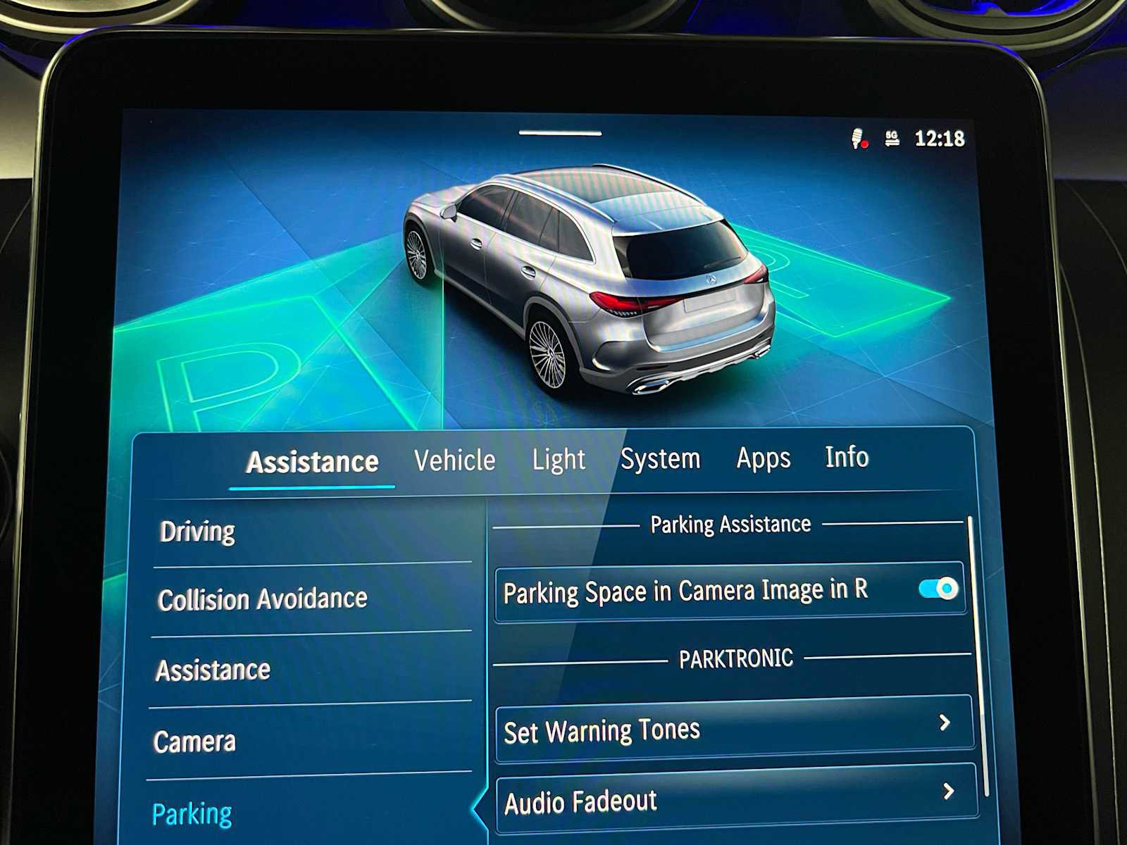 Used 2025 Mercedes-Benz GLC 300 4MATIC image 31
