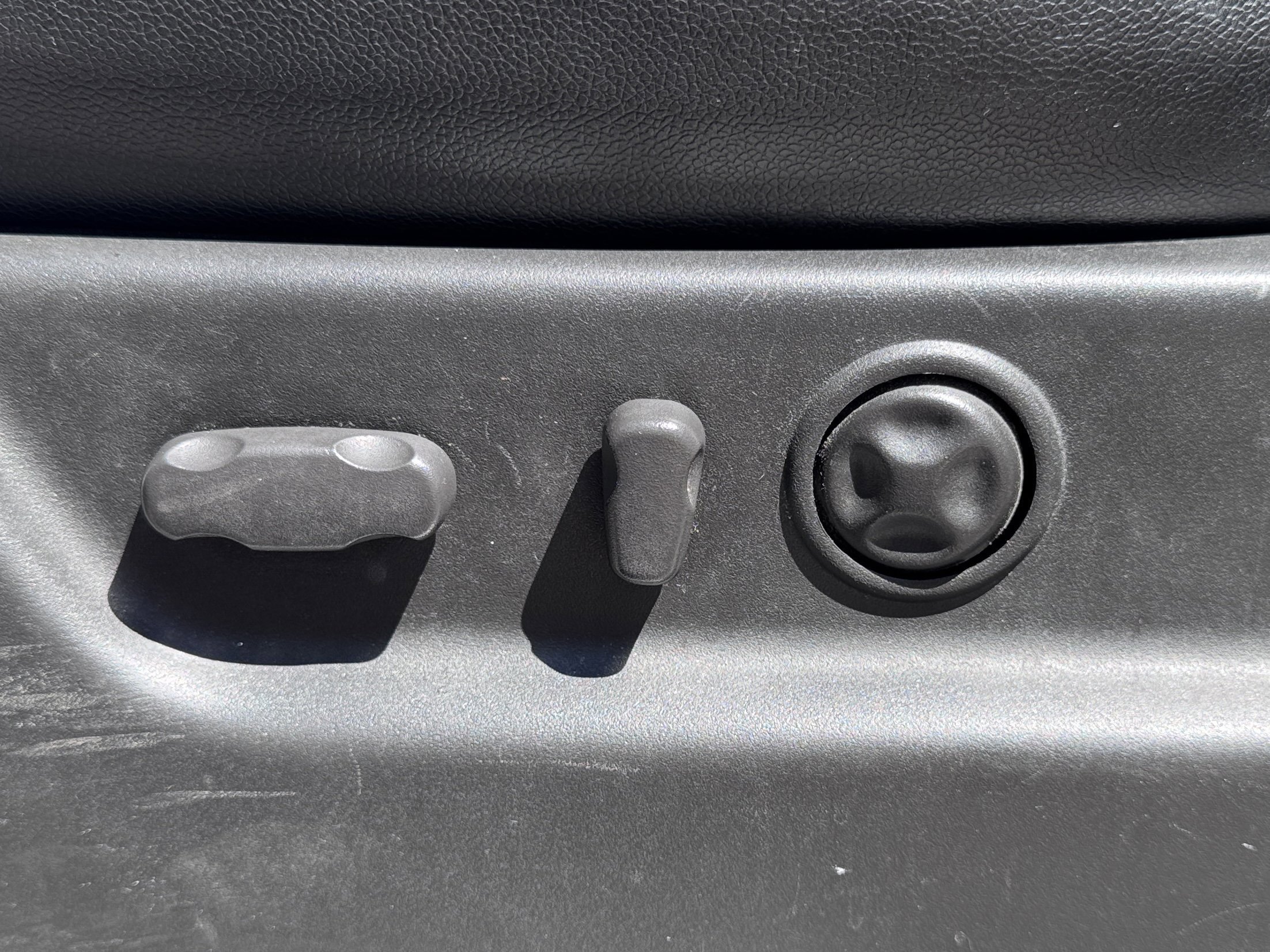 Used 2007 Chevrolet Avalanche LT w/ LT Preferred Equipment Group AWD/4WD image 15
