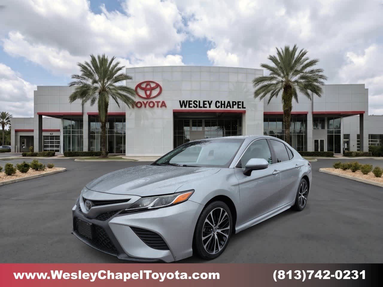Used 2019 Toyota Camry SE FWD image 1