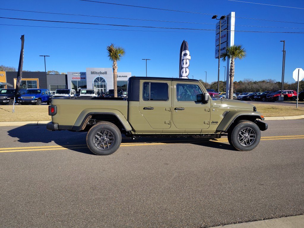 New 2026 Jeep Gladiator Sport AWD/4WD image 11