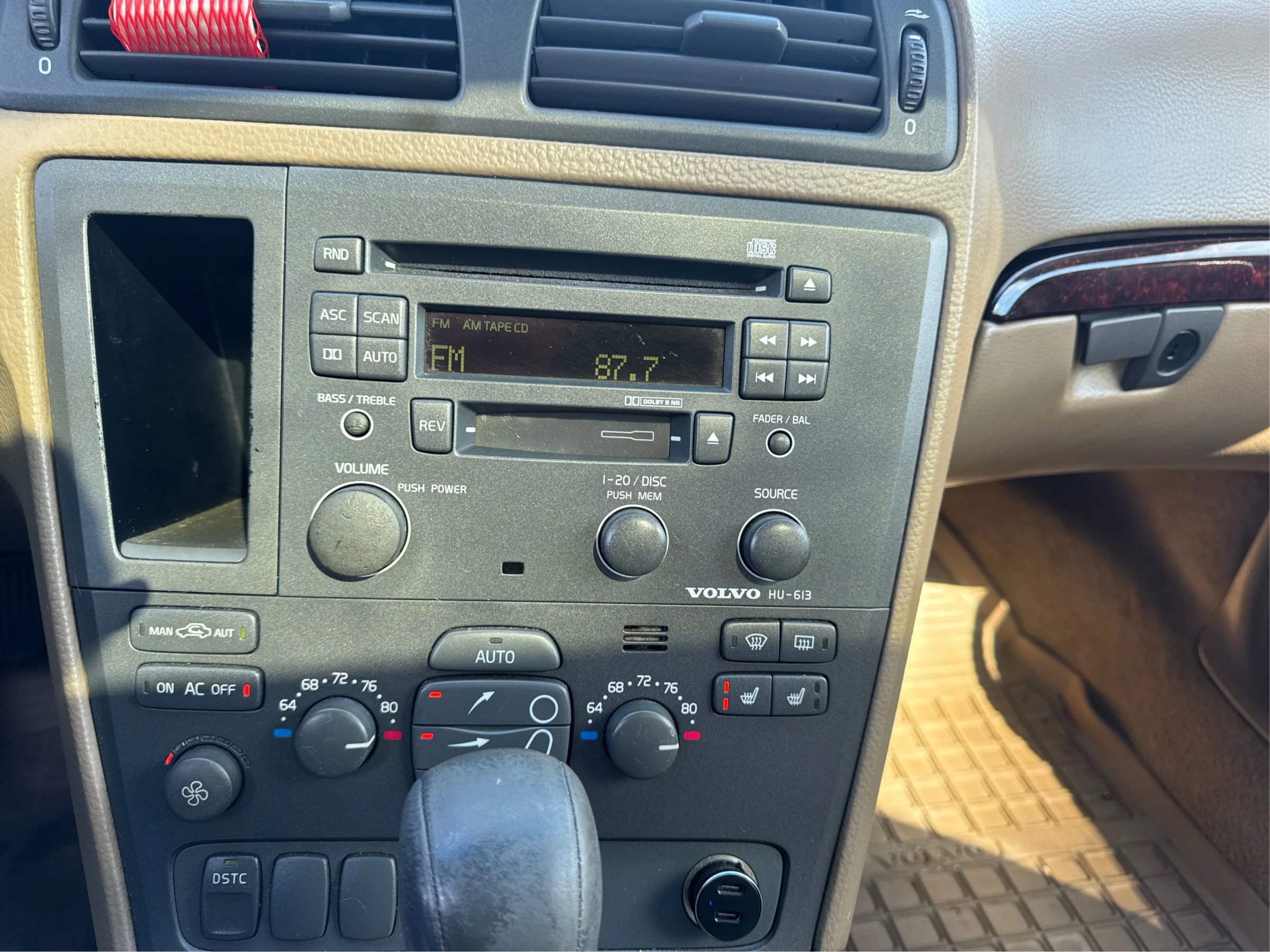 Used 2003 Volvo XC70 2.5T Wagon 4D image 15