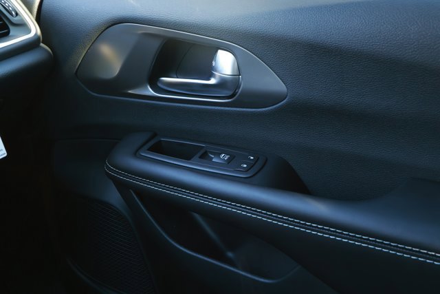 New 2026 Chrysler Voyager LX image 26