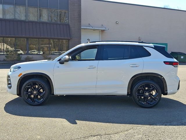 Certified 2025 Volkswagen Tiguan SE R-Line AWD/4WD image 6