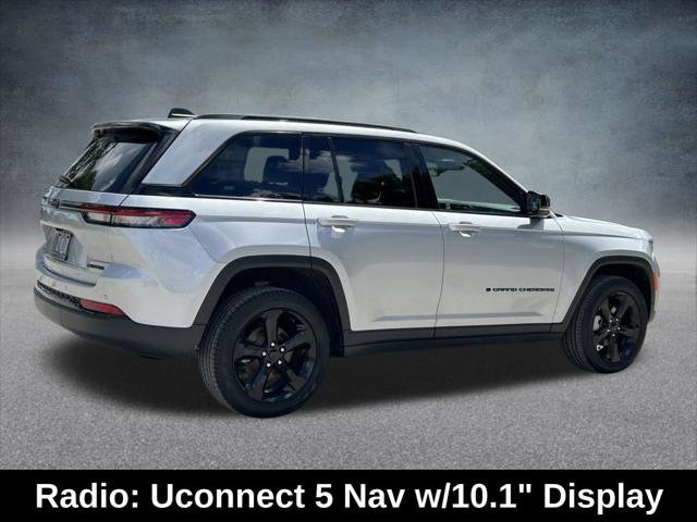 Certified 2024 Jeep Grand Cherokee Limited w/ Black Appearance Package image 7