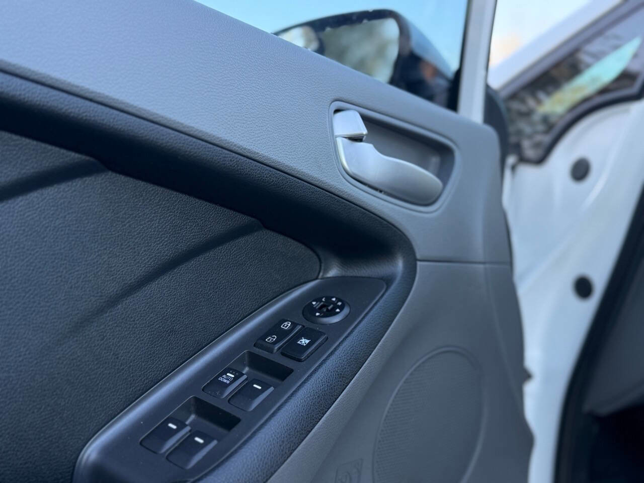 Used 2017 Kia Forte LX w/ LX Popular Package image 20