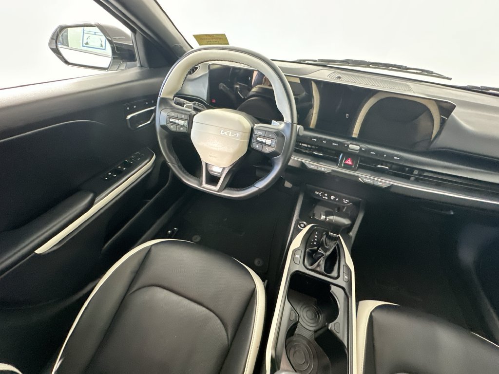 Used 2025 Kia K4 GT-Line w/ GT-Line Premium Package FWD image 9