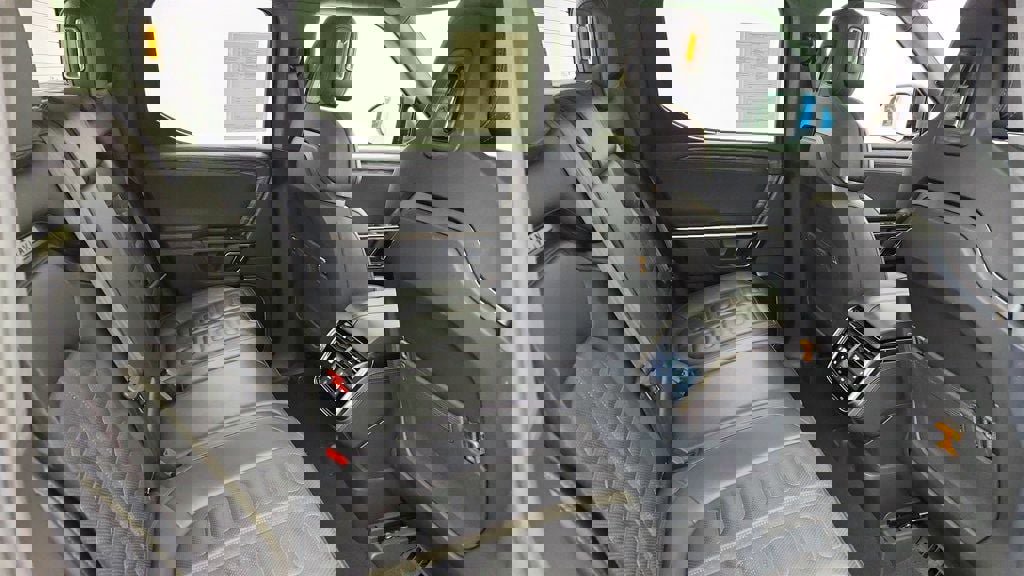 Used 2022 Rivian R1T Adventure image 22