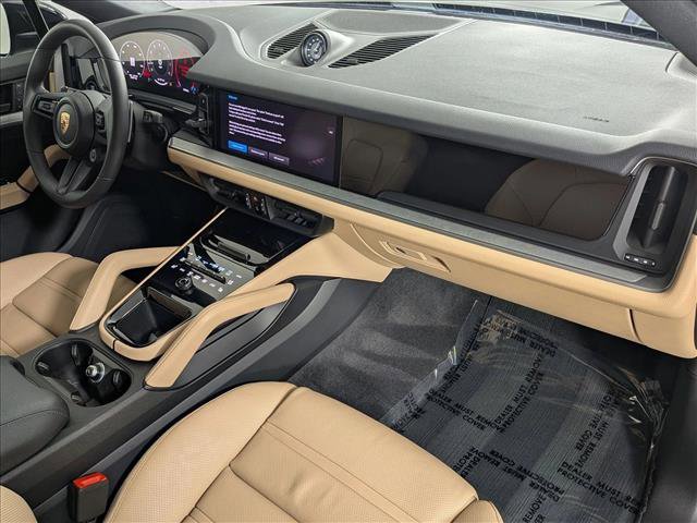 Certified 2025 Porsche Cayenne Coupe image 25