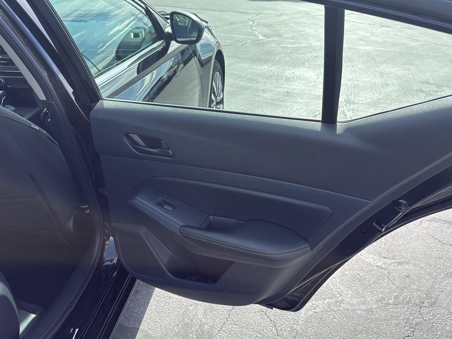 Used 2025 Nissan Altima 2.5 SV image 23