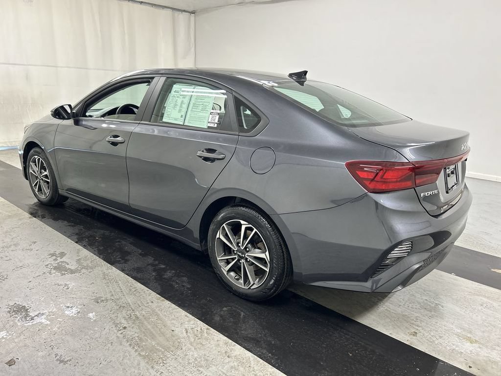 Used 2023 Kia Forte LXS w/ LXS Technology Package FWD image 7