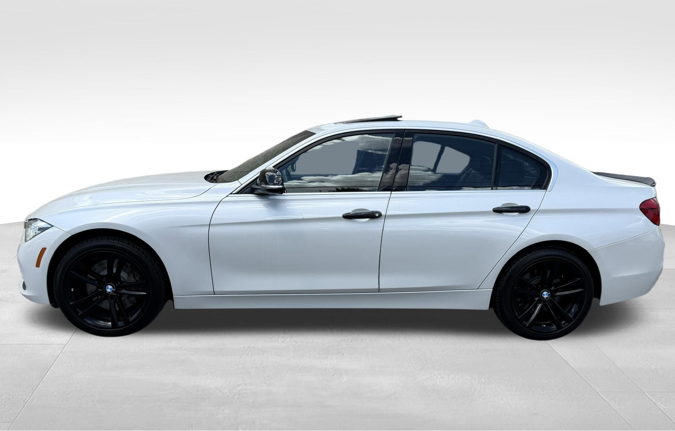 Used 2017 BMW 340i xDrive Sedan AWD/4WD image 10