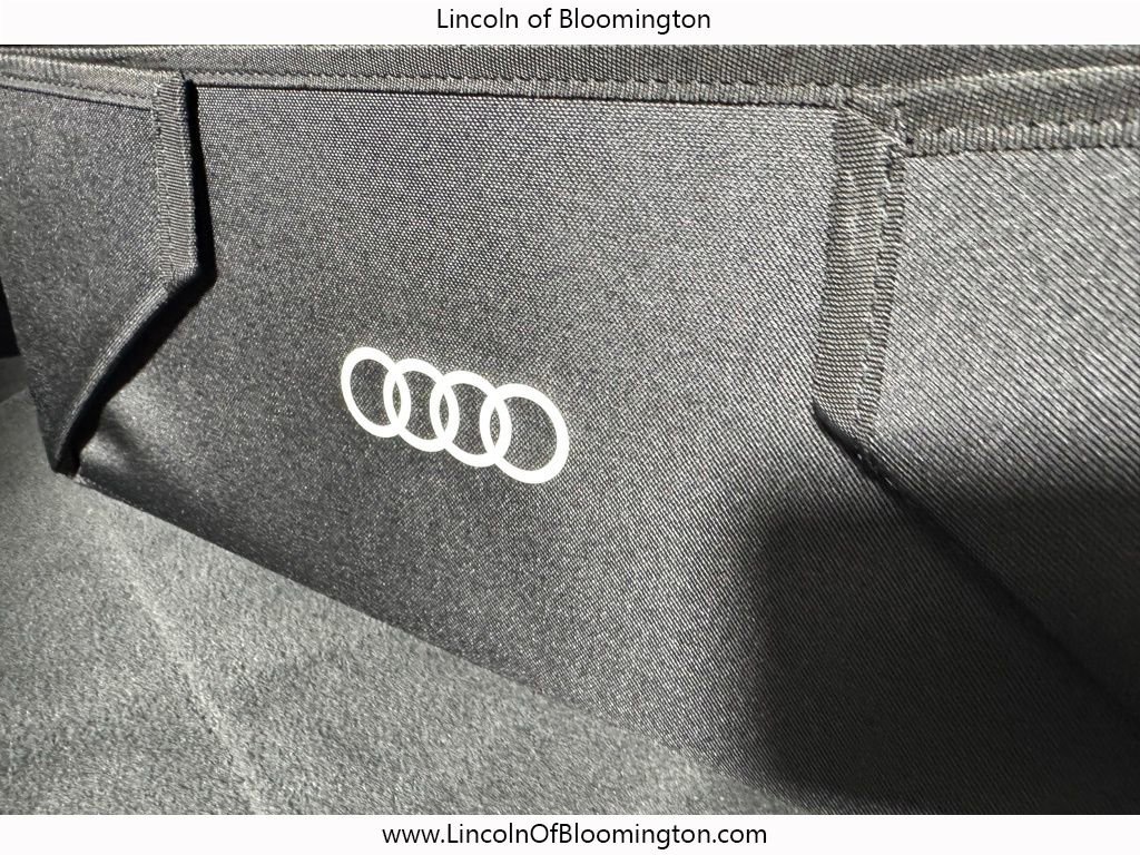 Used 2025 Audi SQ6 e-tron Prestige w/ 21" Black Optic Wheel Package image 27