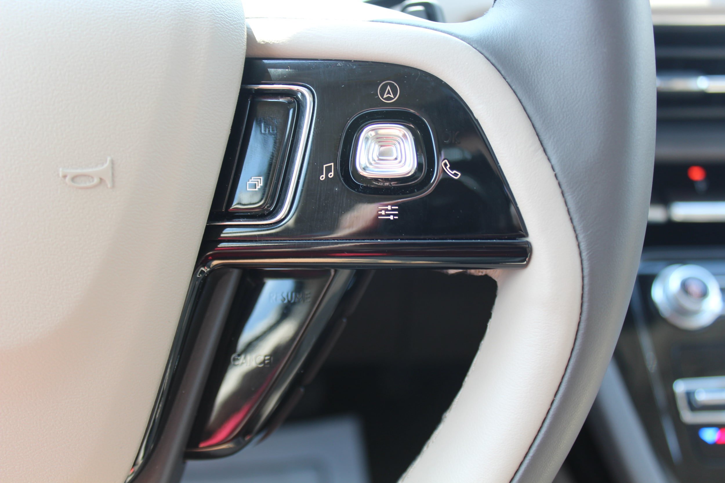 Used 2022 Lincoln Corsair AWD w/ Premium Package image 11