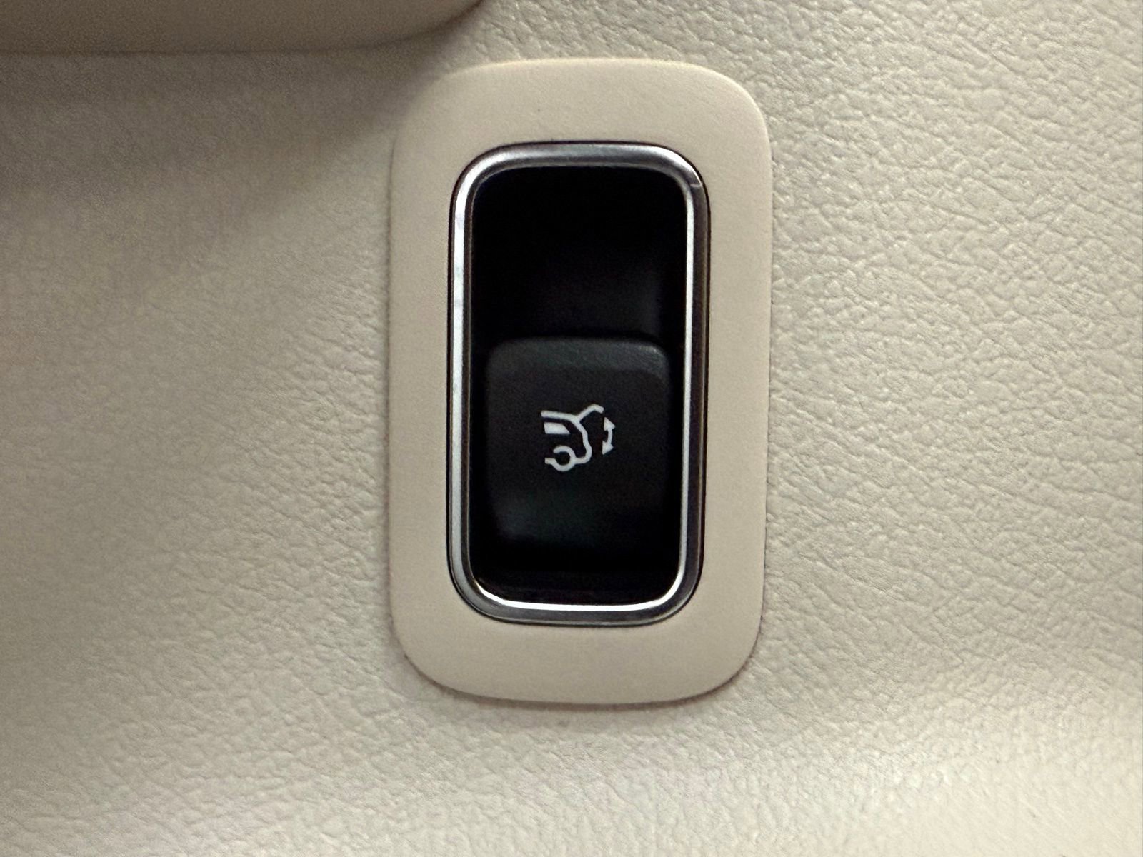 Certified 2025 Mercedes-Benz GLA 250 image 19