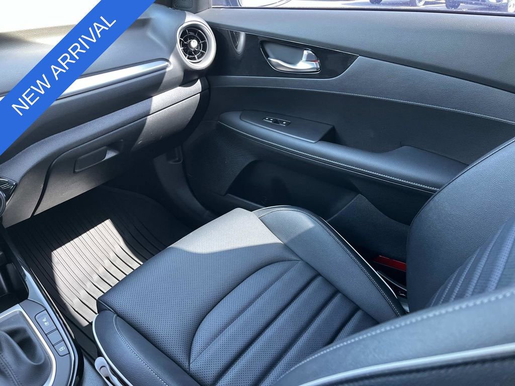 Used 2024 Kia Forte GT-Line w/ GT-Line Premium Package image 13