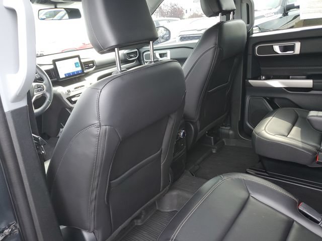 Used 2022 Ford Explorer XLT w/ Equipment Group 202A AWD/4WD image 14