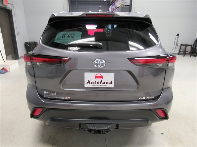 Used 2024 Toyota Highlander XLE image 5