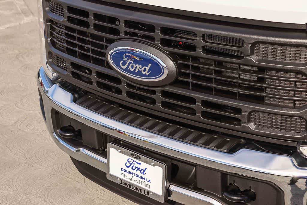 New 2026 Ford F250 XL w/ XL Chrome Package RWD image 8