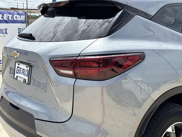 Used 2025 Chevrolet Blazer LT FWD image 12
