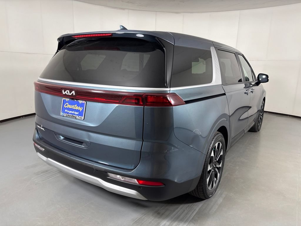 Used 2023 Kia Carnival EX FWD image 8