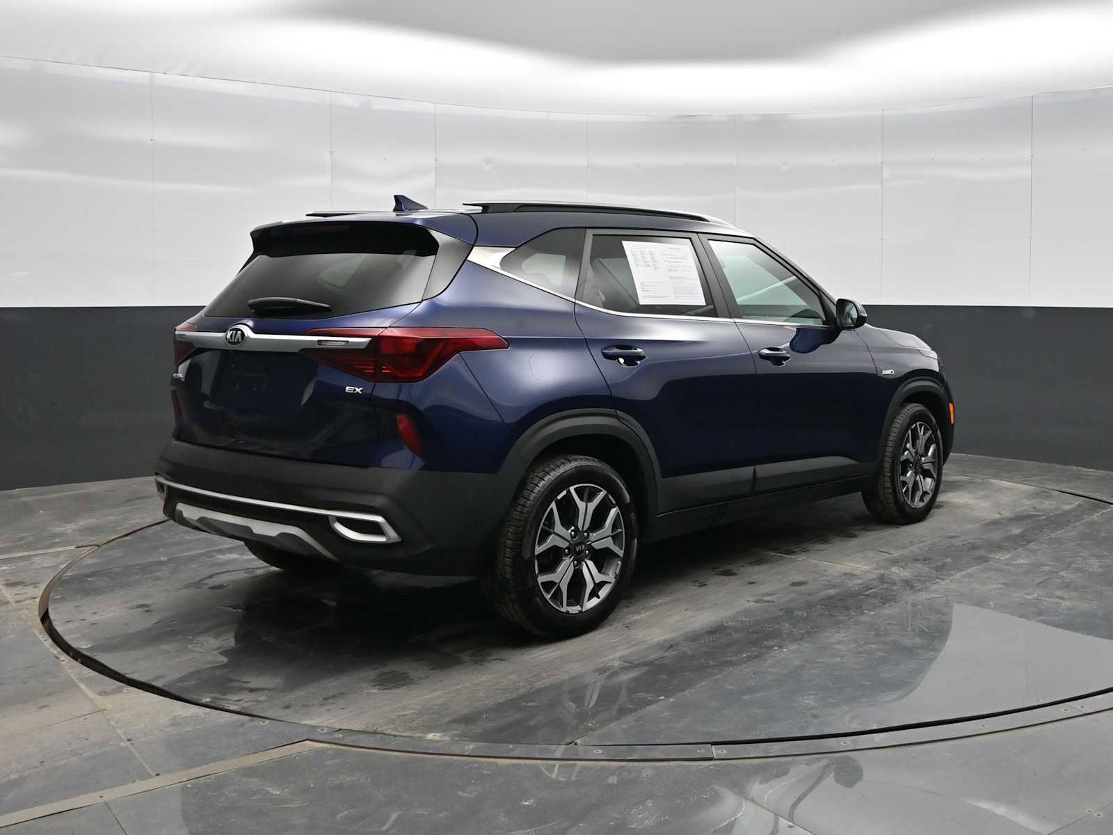 Used 2021 Kia Seltos EX image 7