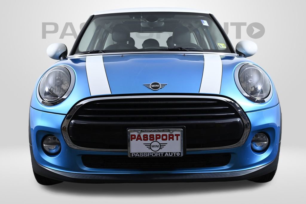 Used 2019 MINI Cooper 4-Door Hardtop w/ Signature Upholstery Package image 2