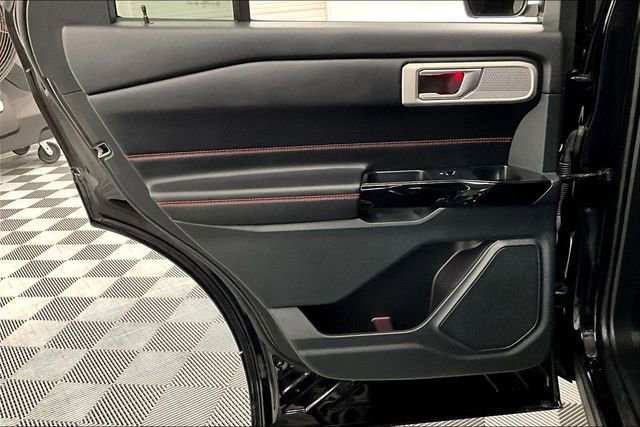 Used 2023 Ford Explorer ST-Line w/ Class IV Trailer Tow Package image 23