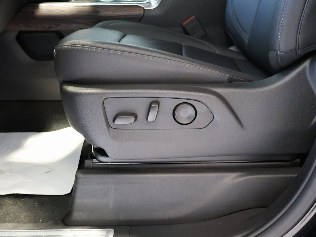 New 2025 GMC Sierra 2500 SLT w/ SLT Convenience Package image 17