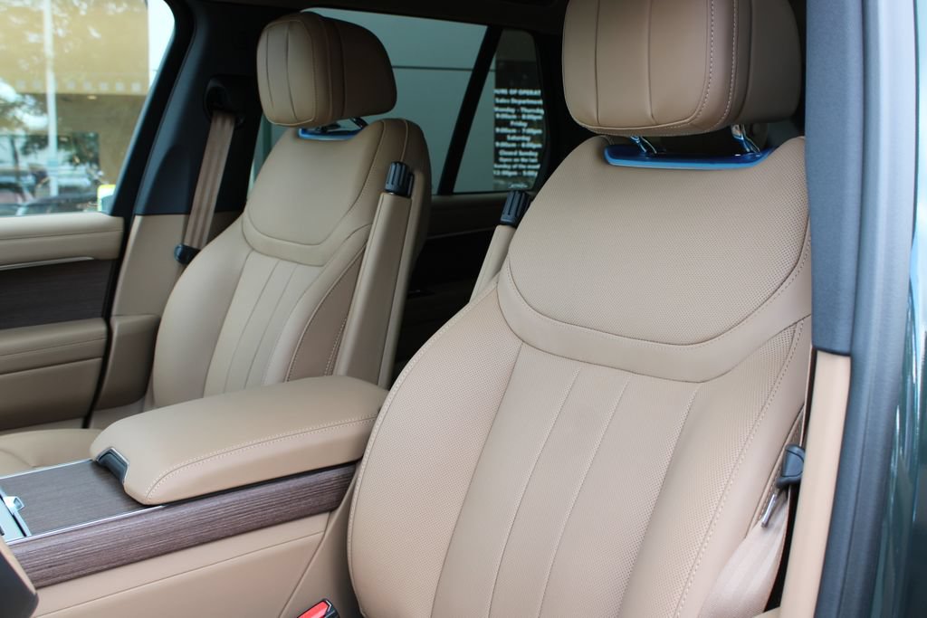 New 2026 Land Rover Range Rover SE AWD/4WD image 8