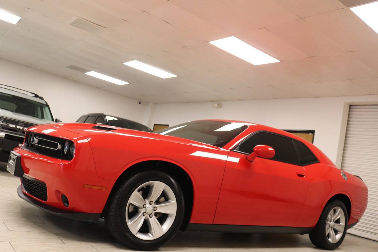 Used 2023 Dodge Challenger SXT RWD image 10