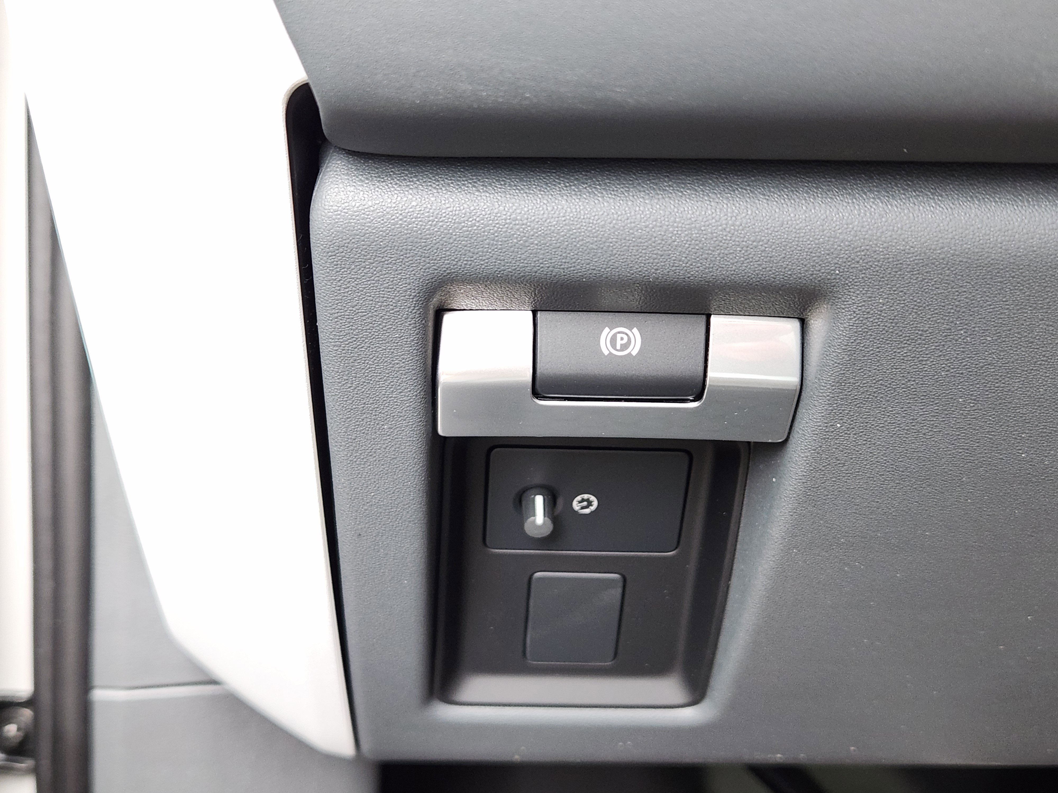 New 2026 Land Rover Defender 110 S AWD/4WD image 16