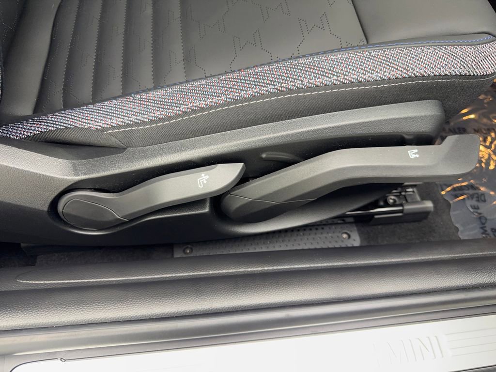 Used 2025 MINI Cooper S image 43