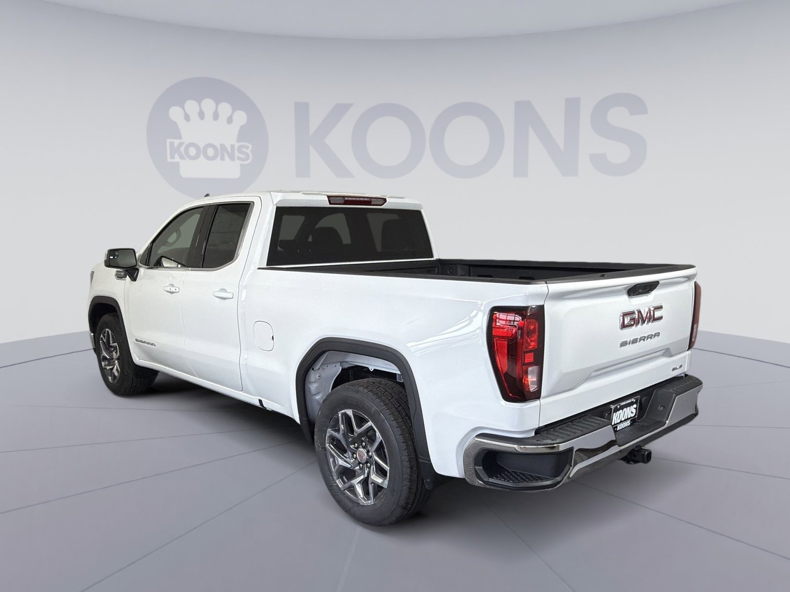 New 2026 GMC Sierra 1500 SLE image 4