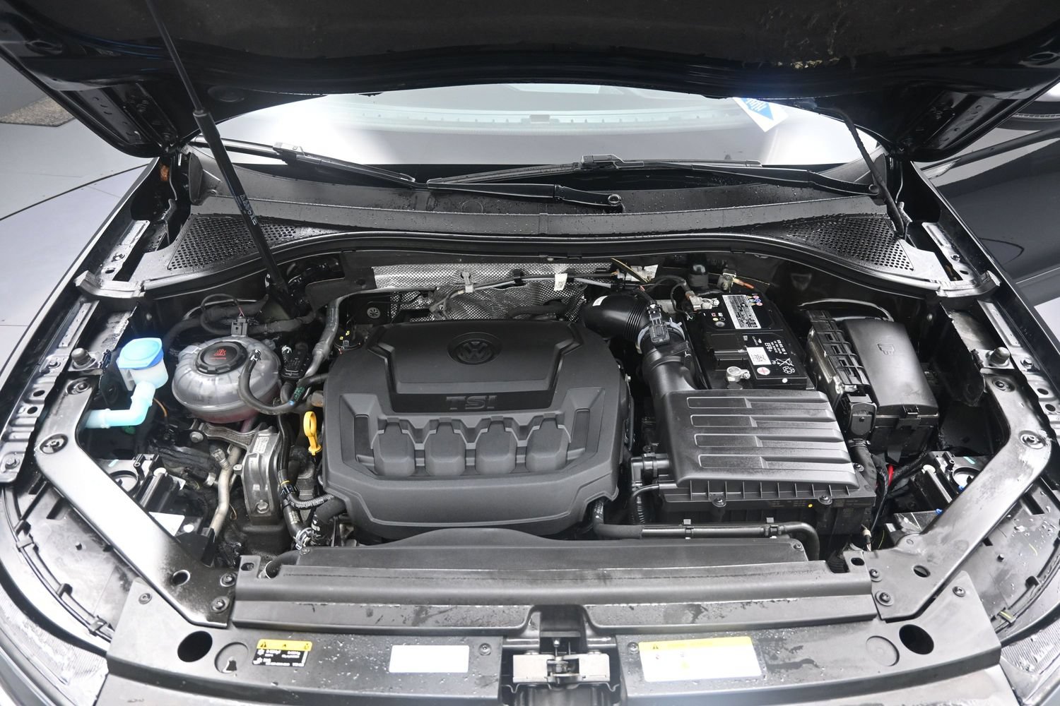 Used 2023 Volkswagen Tiguan SE AWD/4WD image 18