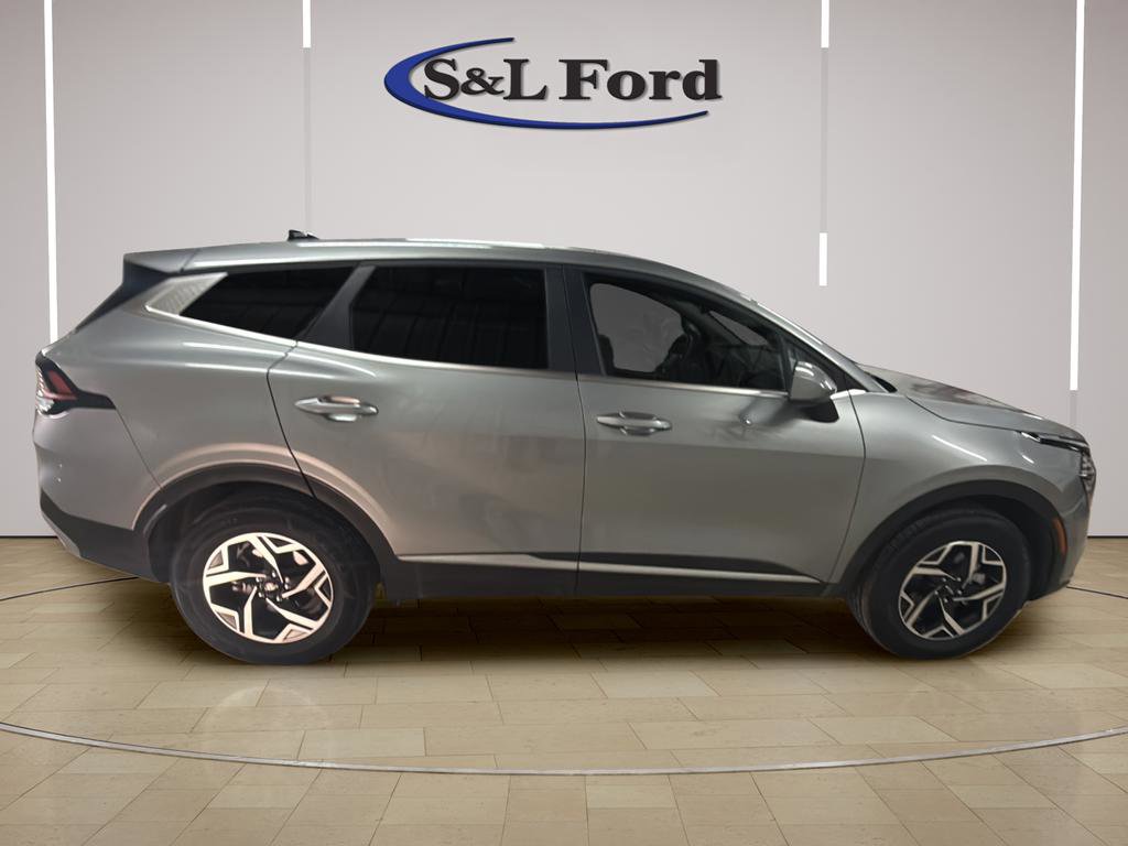 Used 2025 Kia Sportage LX image 9