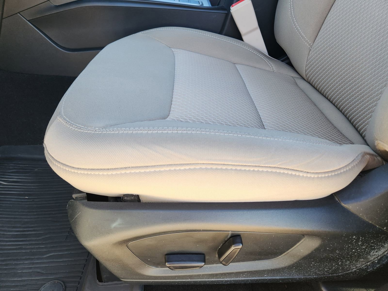 Used 2020 Ford Explorer 2WD image 25