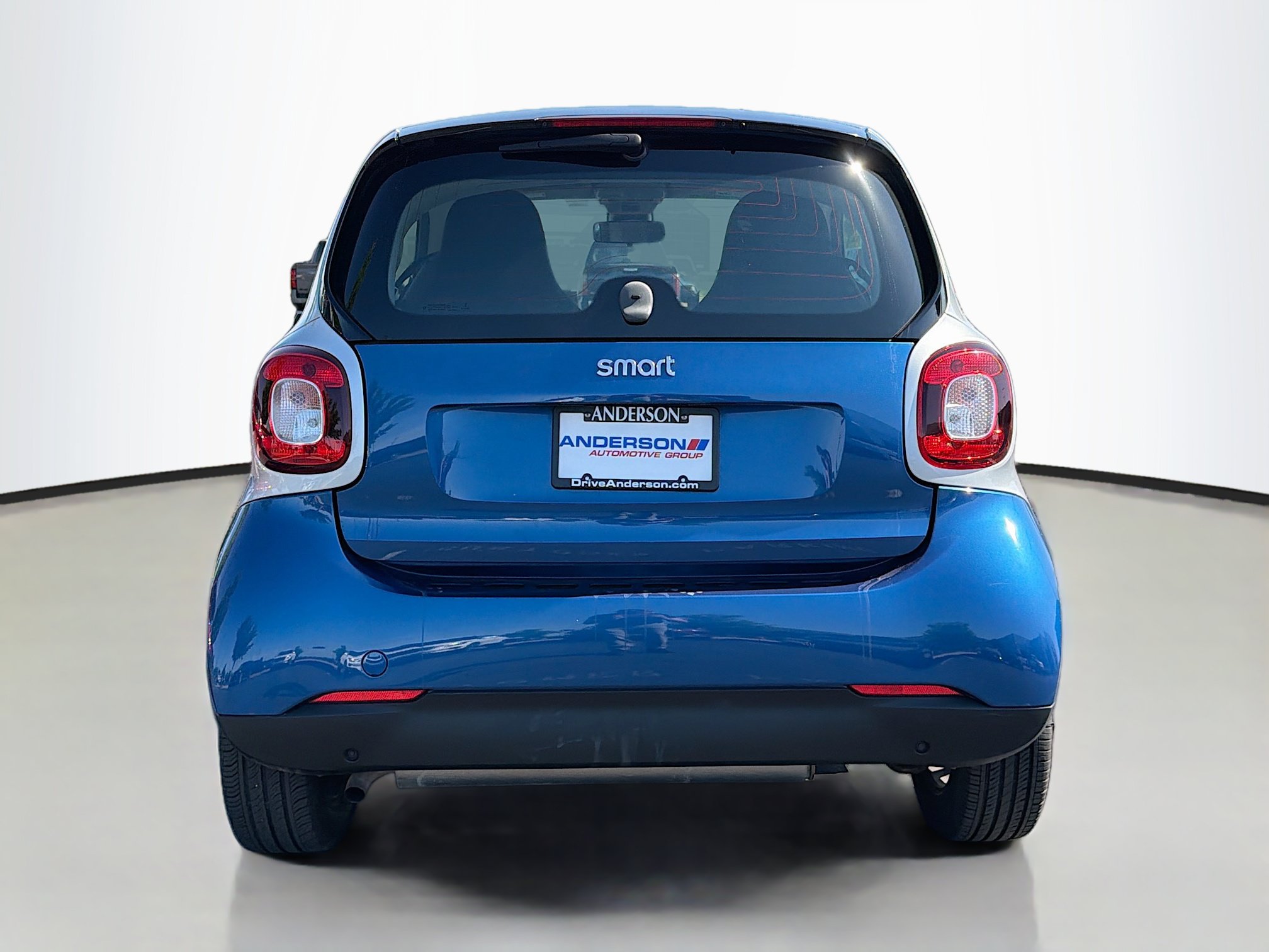Used 2016 smart fortwo passion RWD image 14