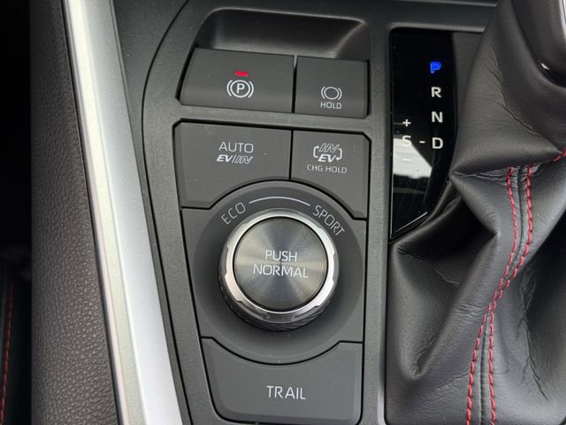 Used 2025 Toyota RAV4 XSE image 22