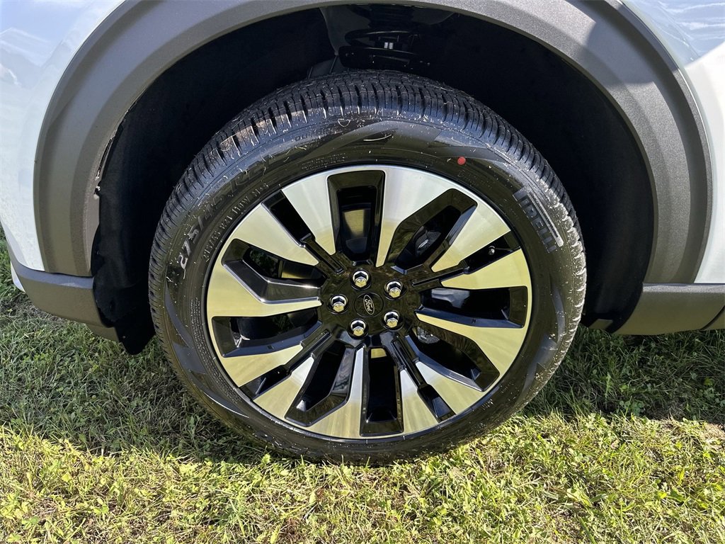 New 2026 Ford Explorer Platinum w/ LUX Leather Package image 10