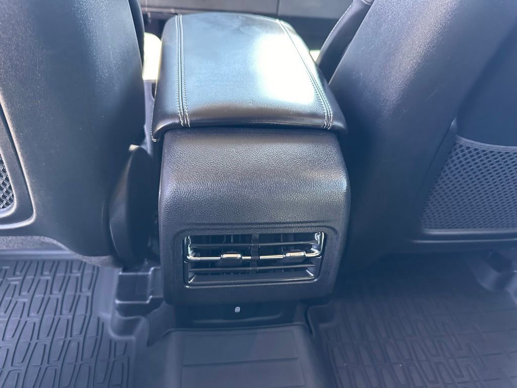 Used 2024 Lincoln Corsair AWD image 15