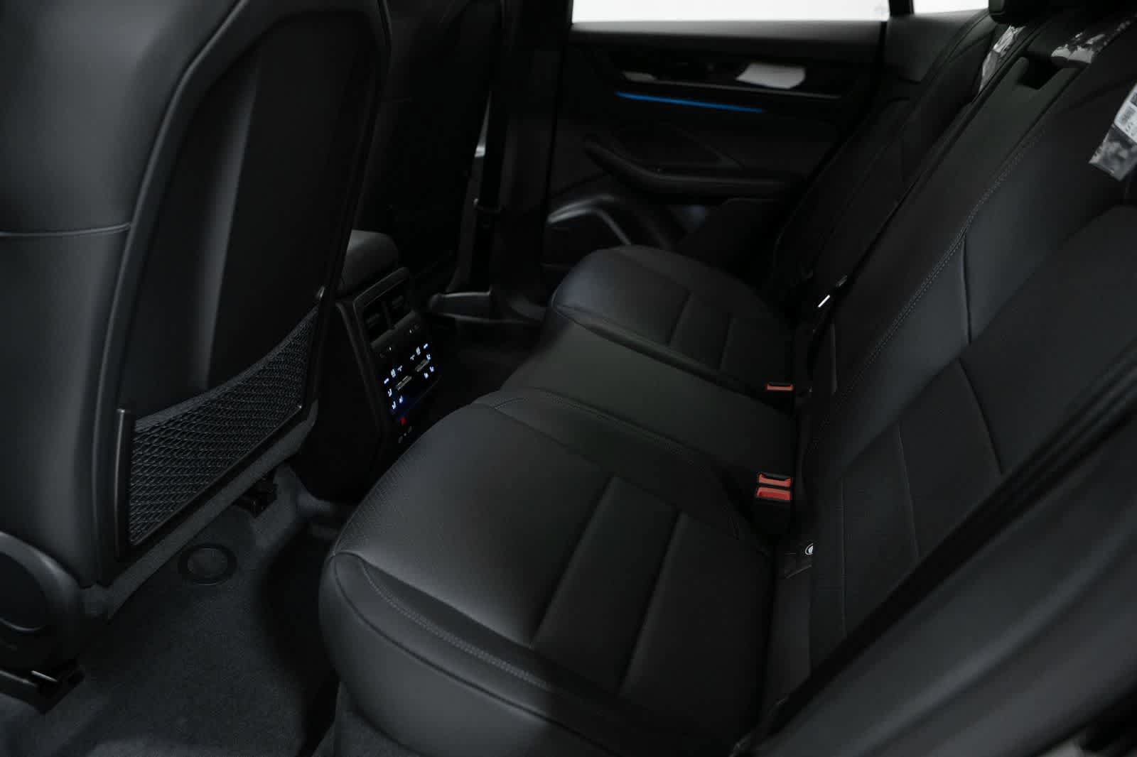 New 2026 Porsche Macan Electric RWD image 33