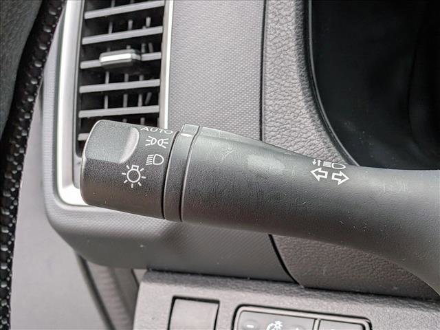 Used 2023 Nissan Frontier SV image 9