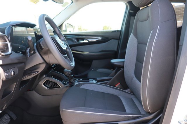 Used 2025 Chevrolet TrailBlazer LT image 12