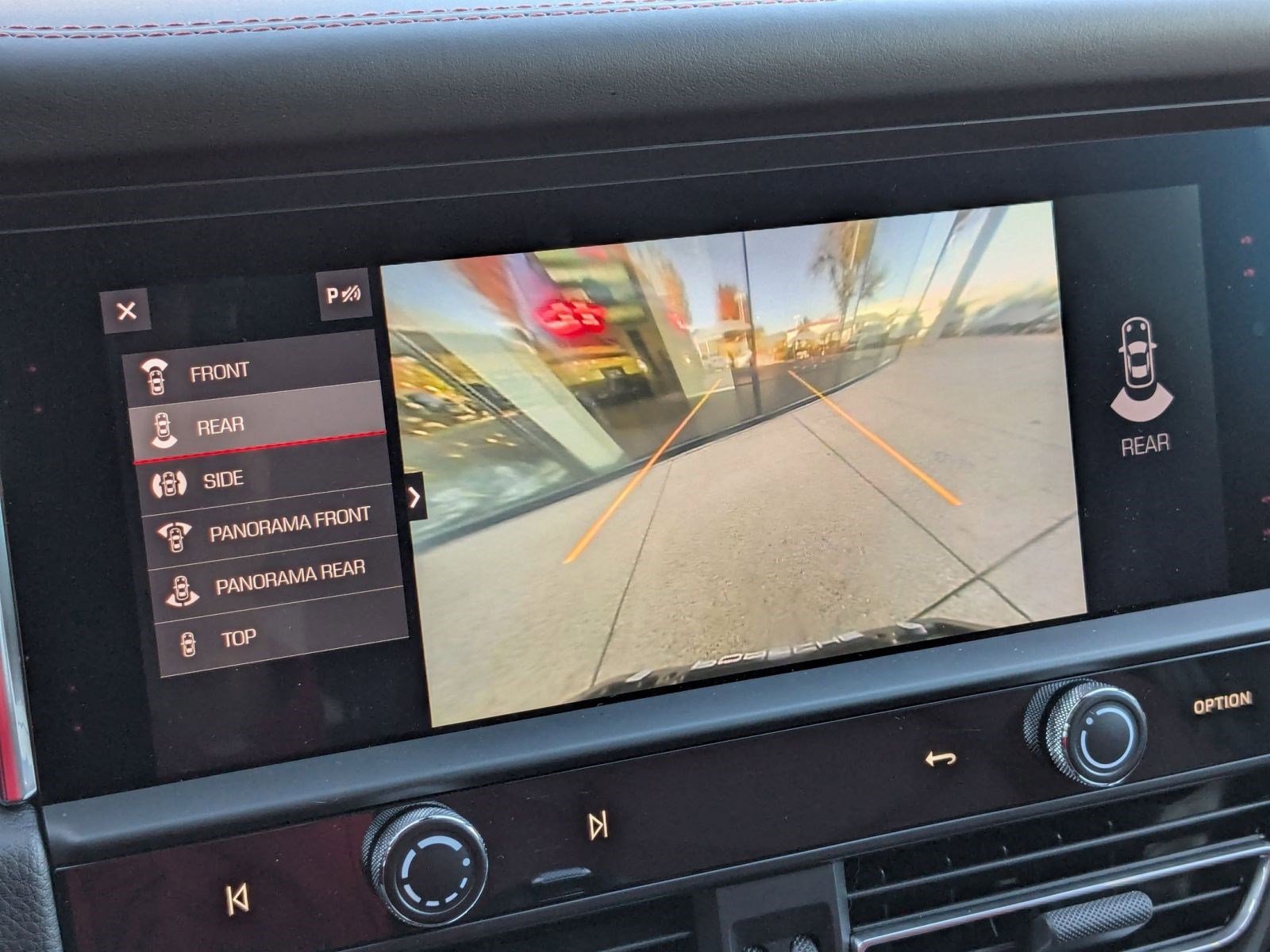 Used 2025 Porsche Macan image 19