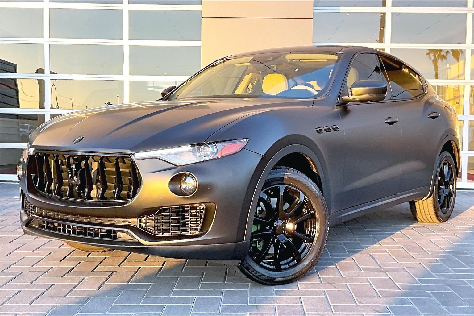 Used 2017 Maserati Levante image 1